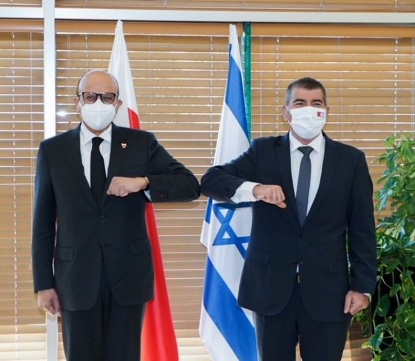 Israeli Foreign Minister Gabi Ashkenazi receives Bahraini counterpart Abdullatif Al-Zayani at Israeli Foreign Ministry building - November 18, 2020